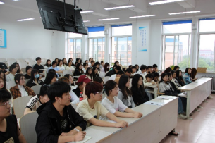 矢志向学 励志笃行|leyu乐鱼中国体育官网大学英语四、六级能力提升系列讲座圆满举行